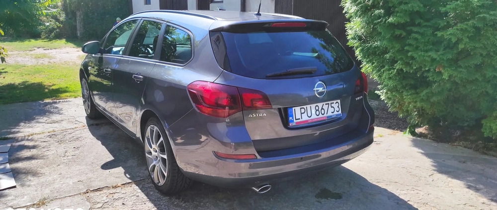 Opel Astra cena 32900 przebieg: 100500, rok produkcji 2011 z Puławy małe 137